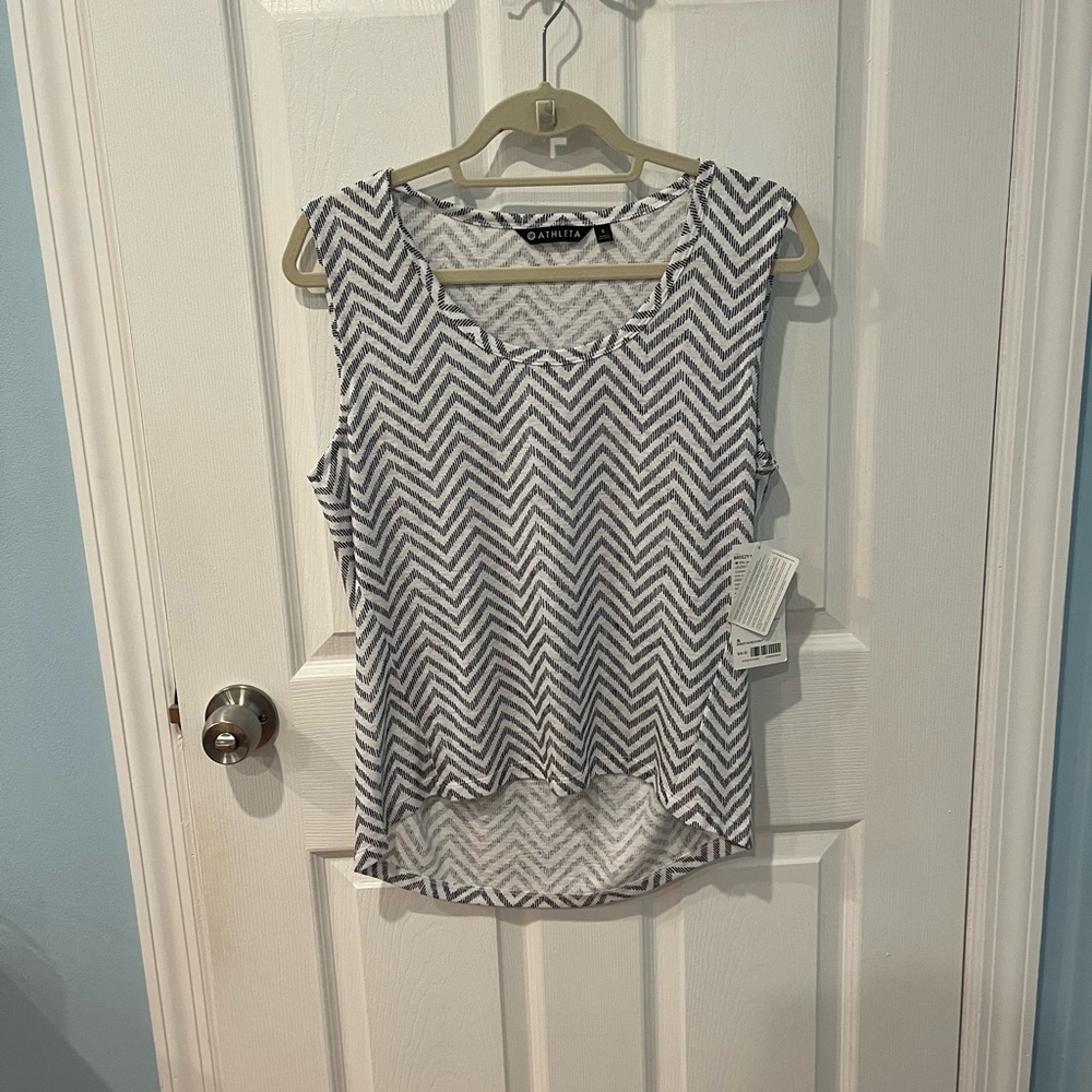 NWT Athleta Women's Top with Gray Chevron Design